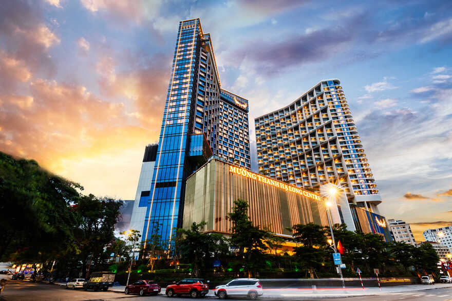 Khách sạn Mường Thanh Luxury Hạ Long Centre (I và II)